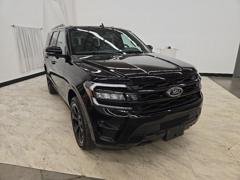 2024 Ford Expedition Limited's photo