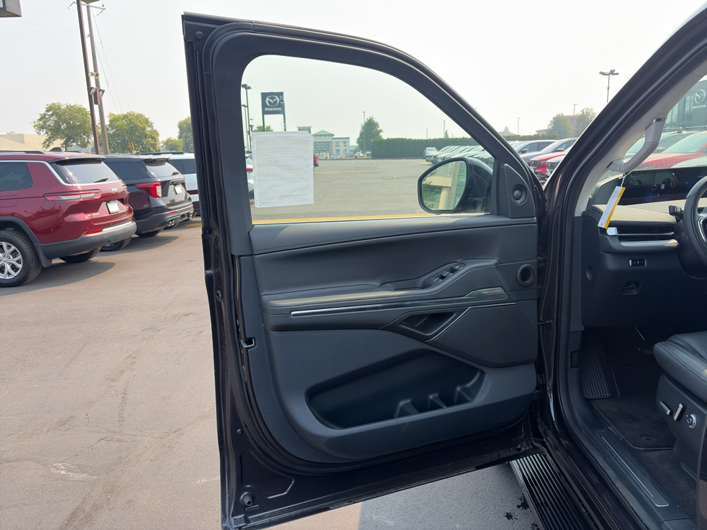 2026 Lincoln Navigator Premiere L - Photo 10