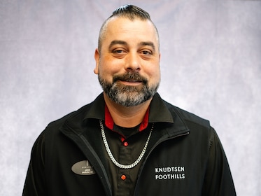 Staff member Joe Diamond from ID_52b57dbb2753