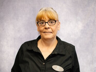Staff member Debbie Helgesen from ID_6e2f785622d5