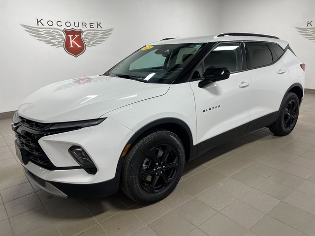 2023 Chevrolet Blazer 2LT photo 3