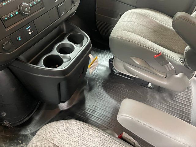 2026 Chevrolet Express Cargo Work Van - Photo 17