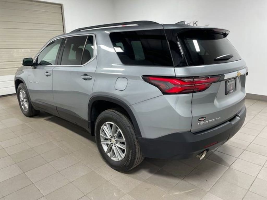 Used 2023 Chevrolet Traverse LT Cloth SUV