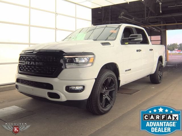 2023 RAM 1500 Big Horn/Lone Star 4x4 Crew Cab 5'7's photo