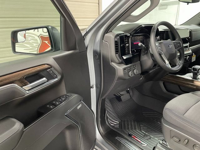 2026 Chevrolet Silverado 1500 LT Trail Boss - Photo 10