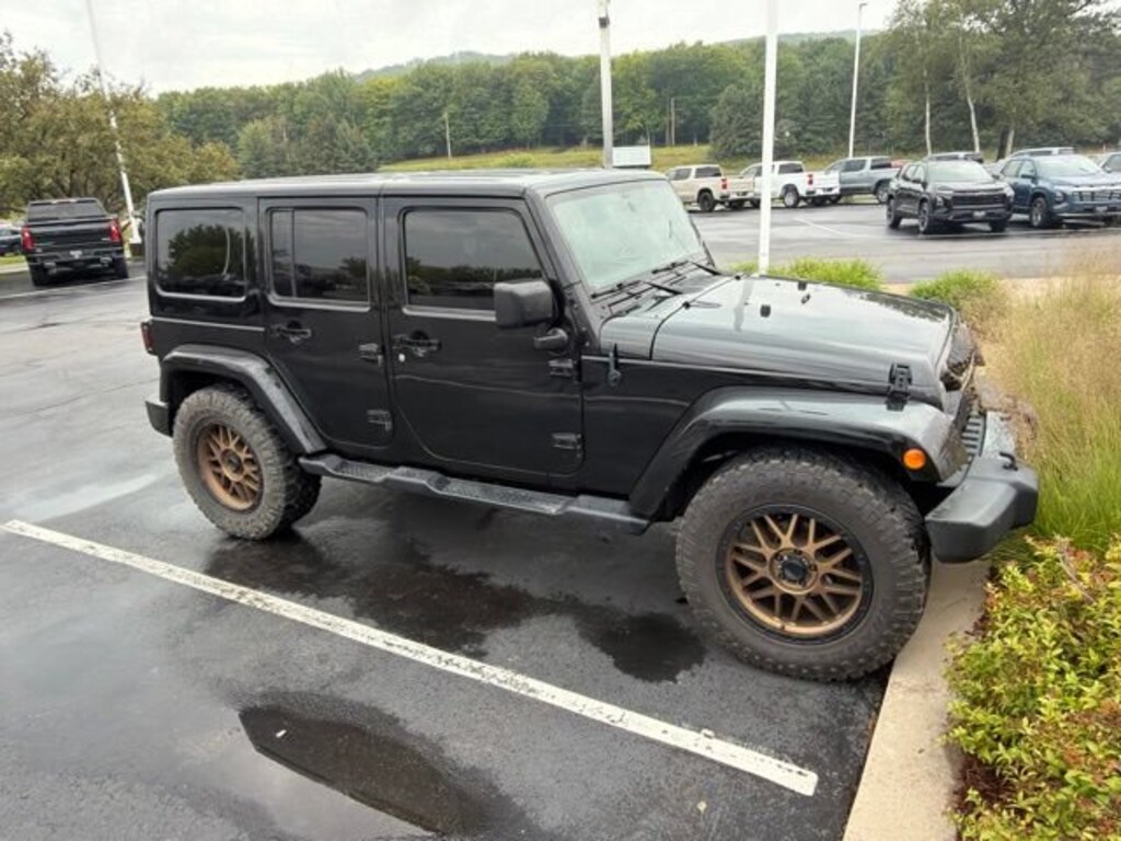 Used 2017 Jeep Wrangler Unlimited Sahara