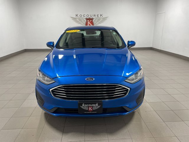 2019 Ford Fusion SE photo 2
