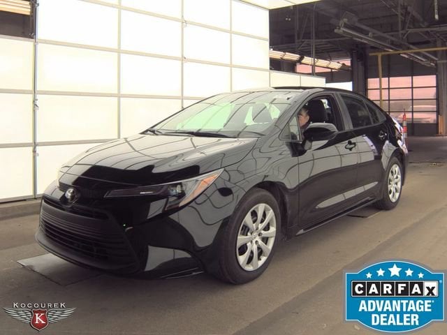 2025 Toyota Corolla LE CVT's photo