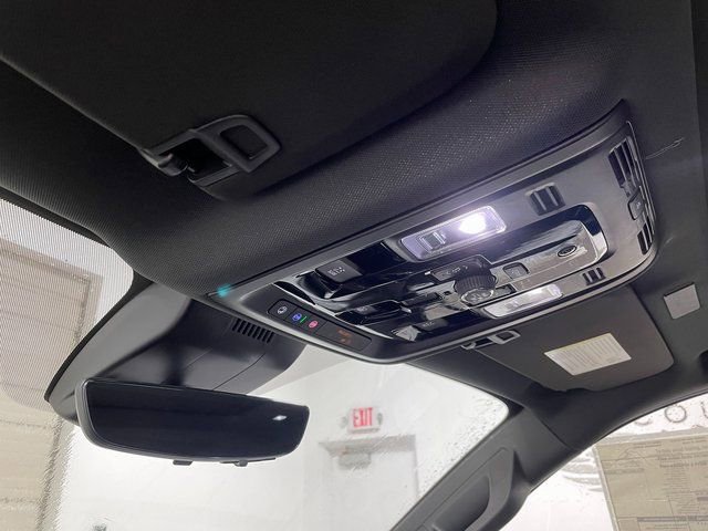 2026 Chevrolet Suburban Premier - Photo 18