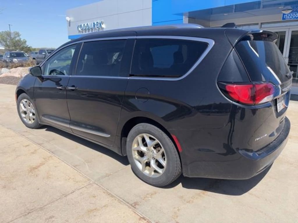 Used 2018 Chrysler Pacifica Limited