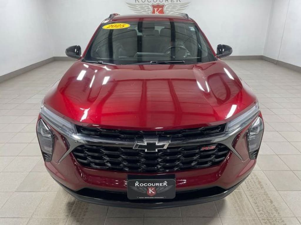 Used 2025 Chevrolet Trax 2RS SUV
