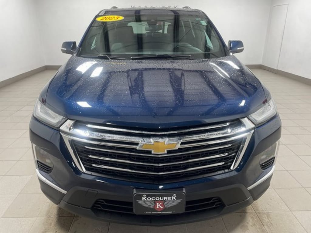 Used 2023 Chevrolet Traverse LT Cloth SUV