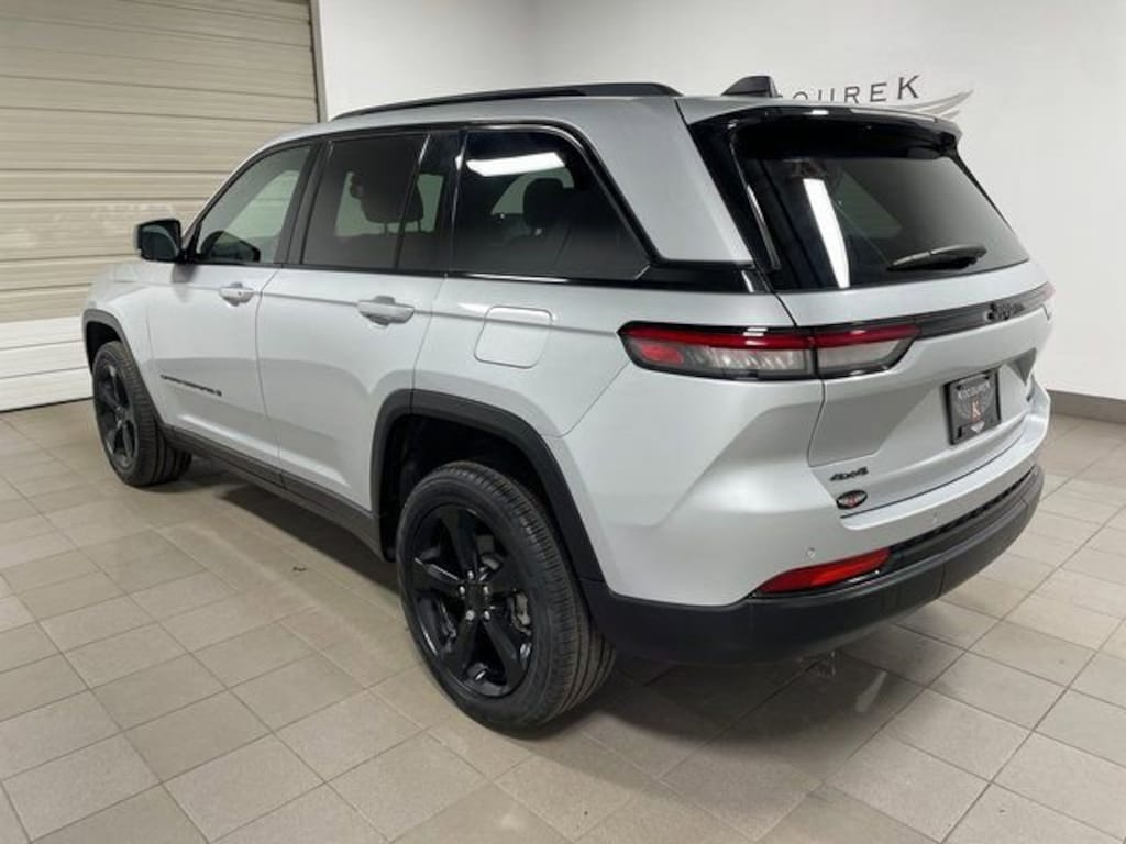 Used 2024 Jeep Grand Cherokee Limited