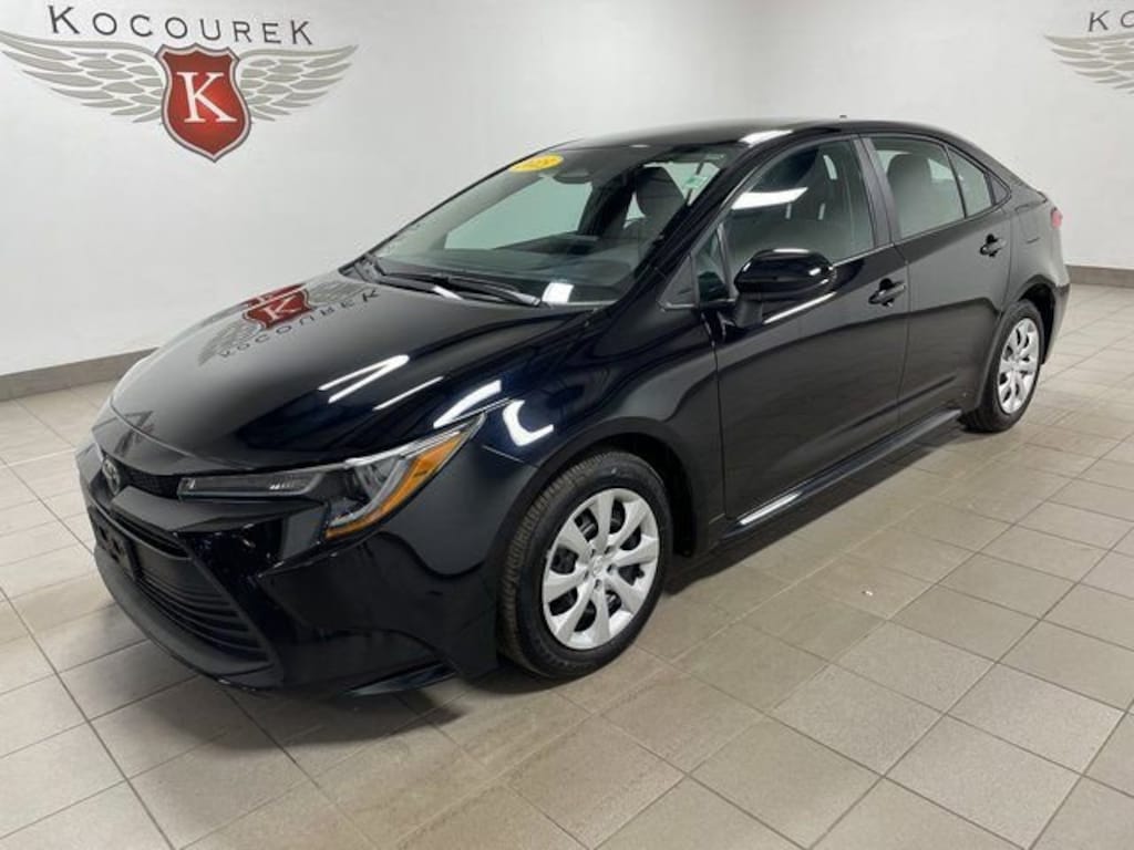 Used 2025 Toyota Corolla LE