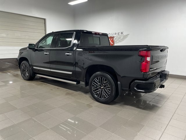 2025 Chevrolet Silverado 1500 High Country photo 4