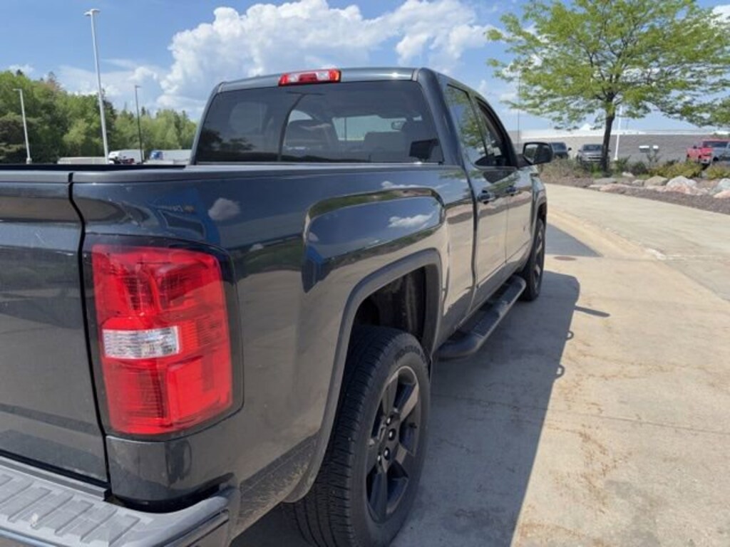 Used 2017 GMC Sierra 1500 4WD Double Cab 143.5 Truck