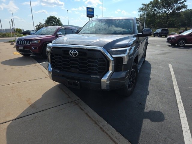 2022 Toyota Tundra SR5 photo 2