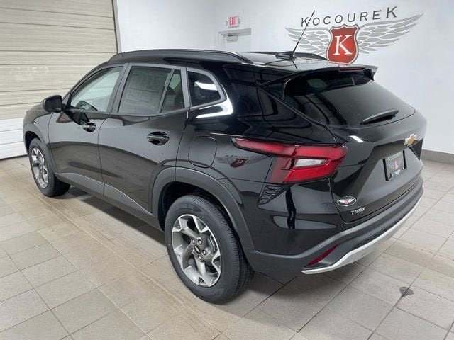 2026 Chevrolet Trax LT - Photo 4