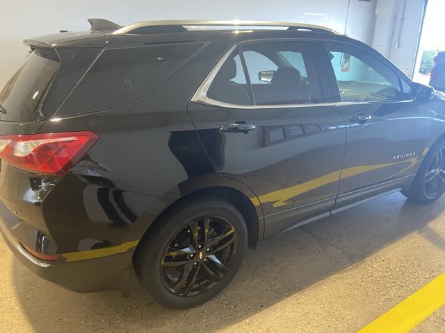2020 Chevrolet Equinox LT photo 2