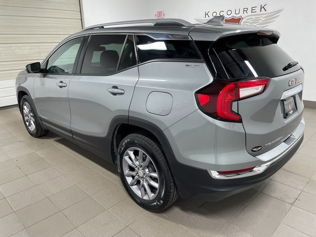 2024 Gmc Terrain SLT photo 2