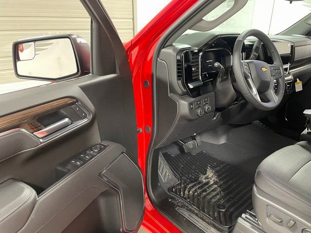 2026 Chevrolet Silverado 1500 LT - Photo 10