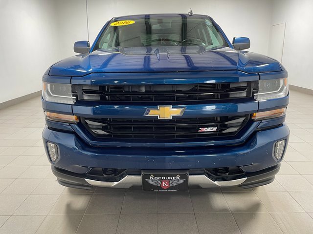 2016 Chevrolet Silverado 1500 LT photo 2