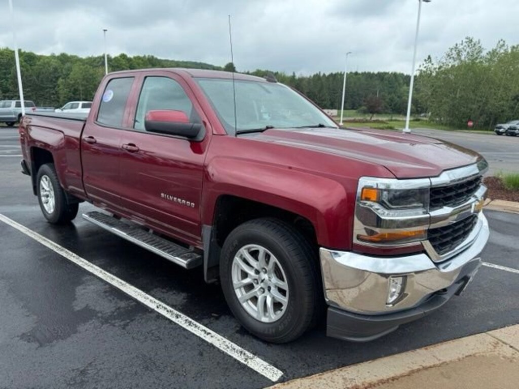 Used 2017 Chevrolet Silverado 1500 LT Truck