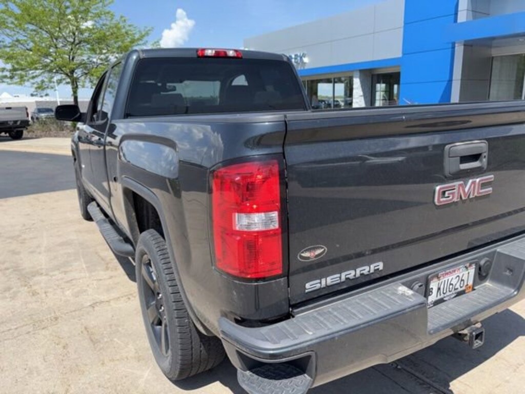Used 2017 GMC Sierra 1500 4WD Double Cab 143.5 Truck