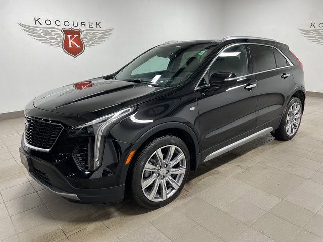 2023 Cadillac XT4 Premium Luxury photo 3