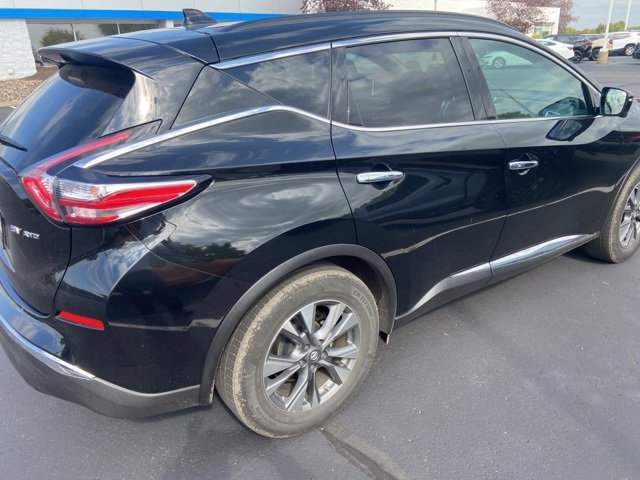 2017 Nissan Murano SV photo 3