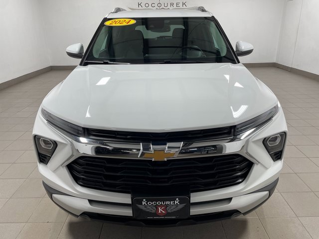 2024 Chevrolet Trailblazer LT photo 2