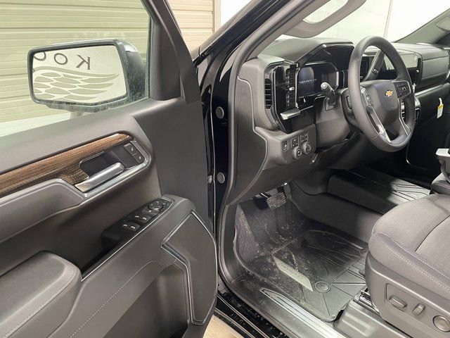 2026 Chevrolet Silverado 1500 LT - Photo 10