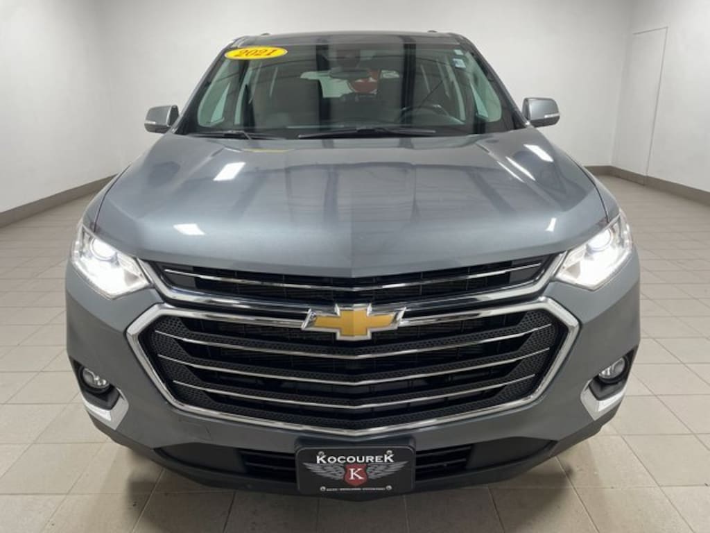 Used 2021 Chevrolet Traverse LT Cloth SUV