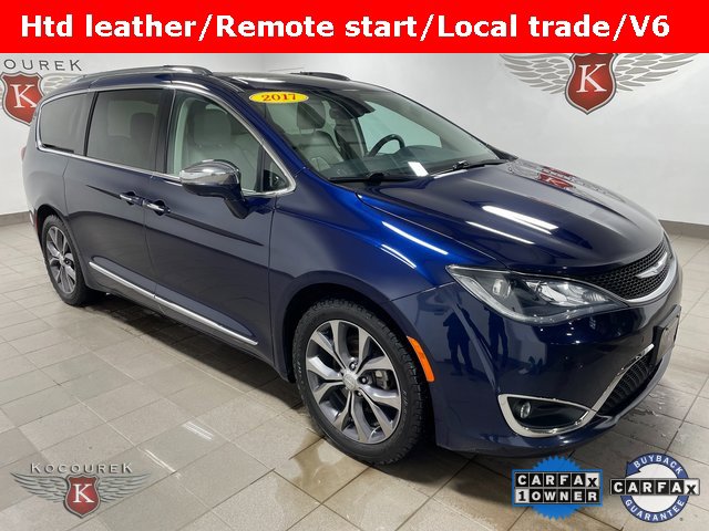 2017 Chrysler Pacifica Limited's photo