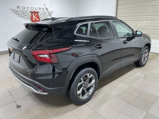 2026 Chevrolet Trax LT - Photo 6