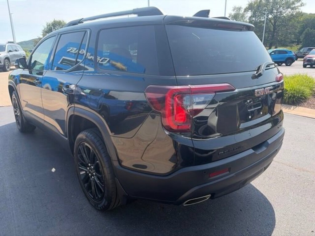 Used 2023 GMC Acadia SLE SUV