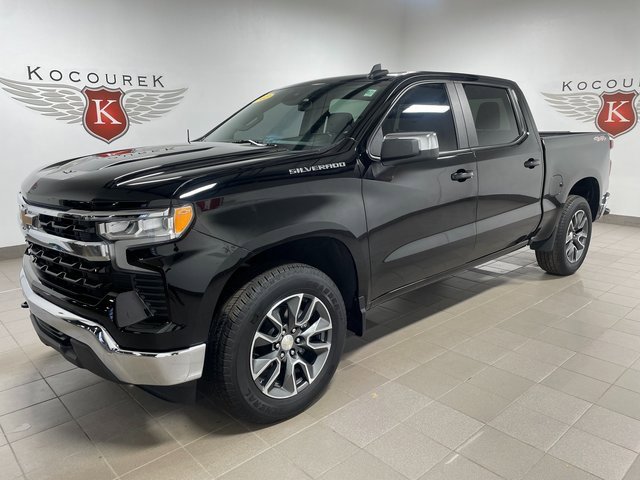 2022 Chevrolet Silverado 1500 LT photo 3