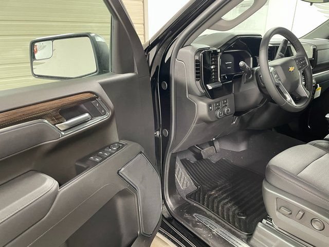 2026 Chevrolet Silverado 1500 LT - Photo 10
