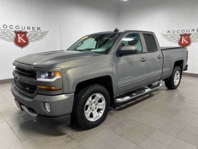 2017 Chevrolet Silverado 1500 LT photo 3