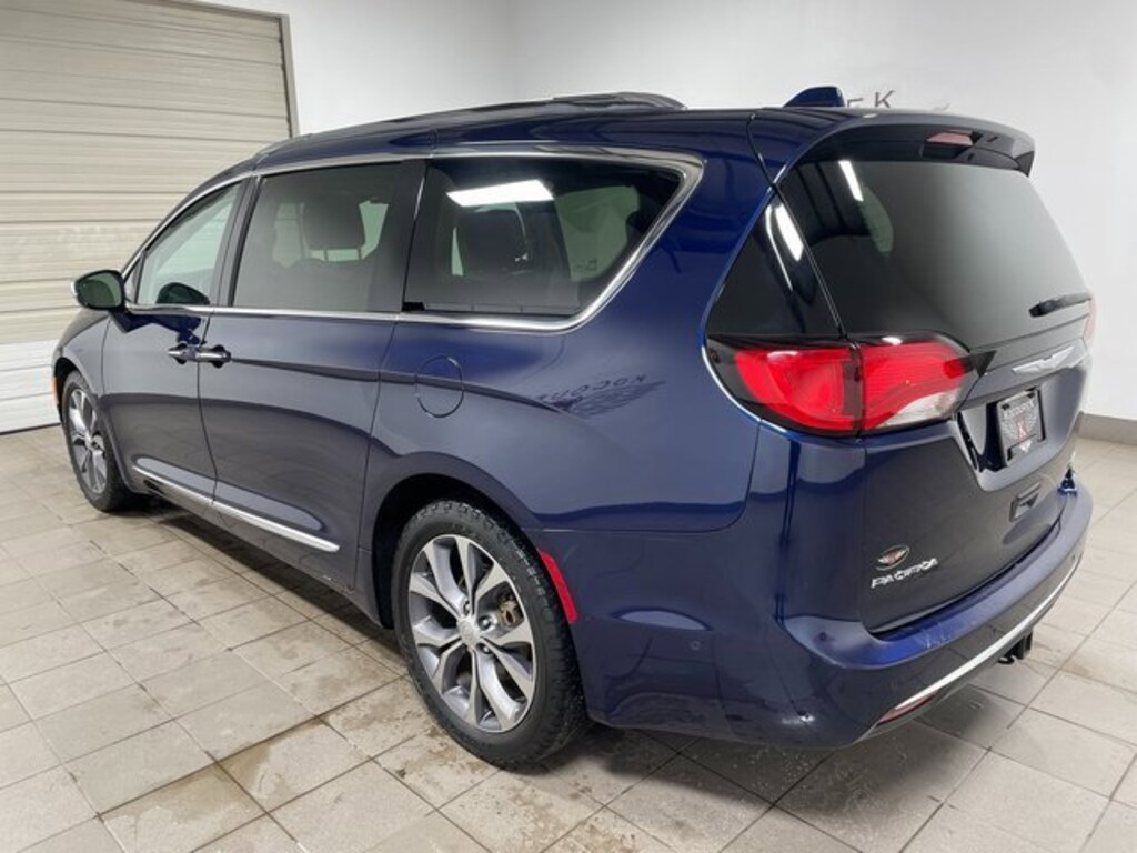 Used 2017 Chrysler Pacifica Limited