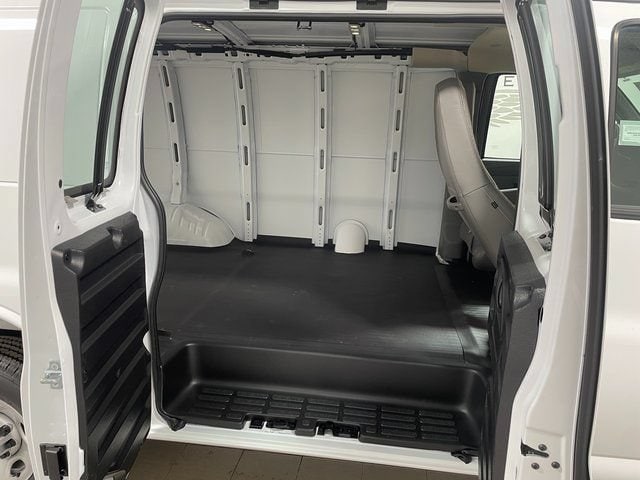 2026 Chevrolet Express Cargo Work Van - Photo 20