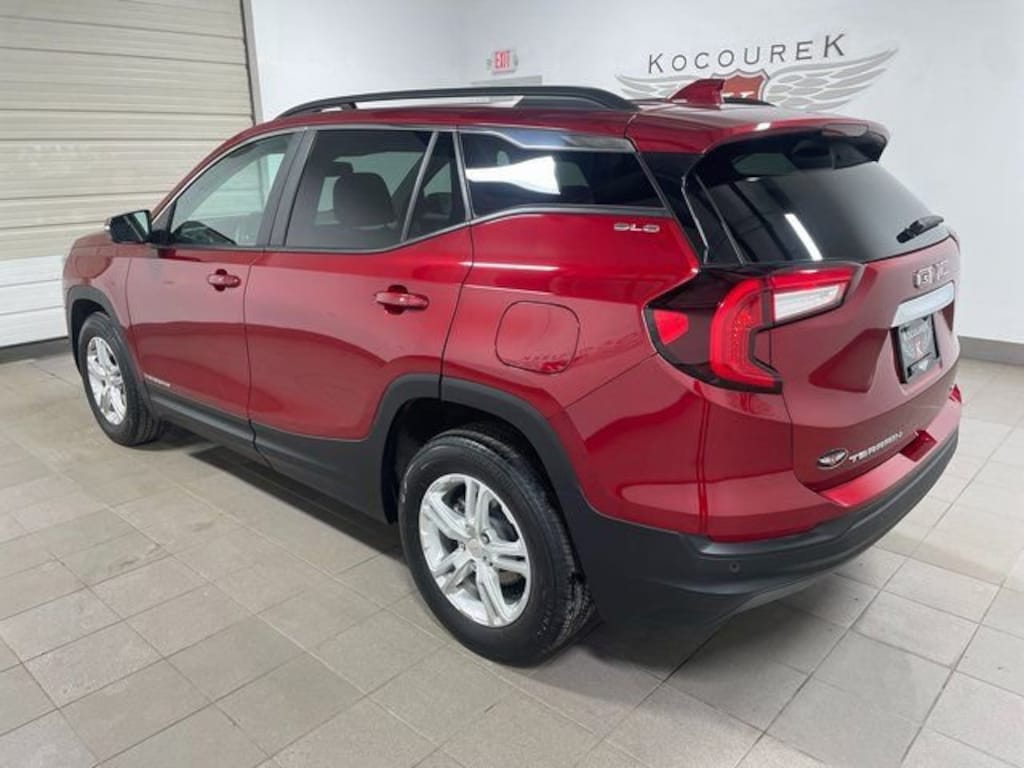 Used 2023 GMC Terrain SLE SUV