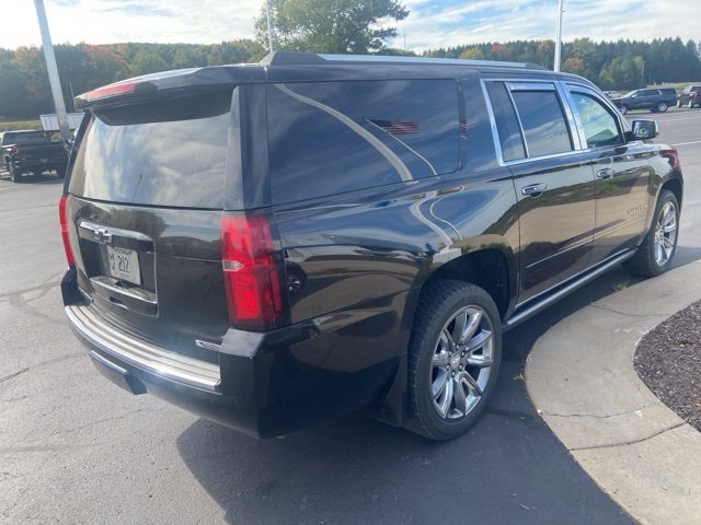 2017 Chevrolet Suburban Premier photo 4