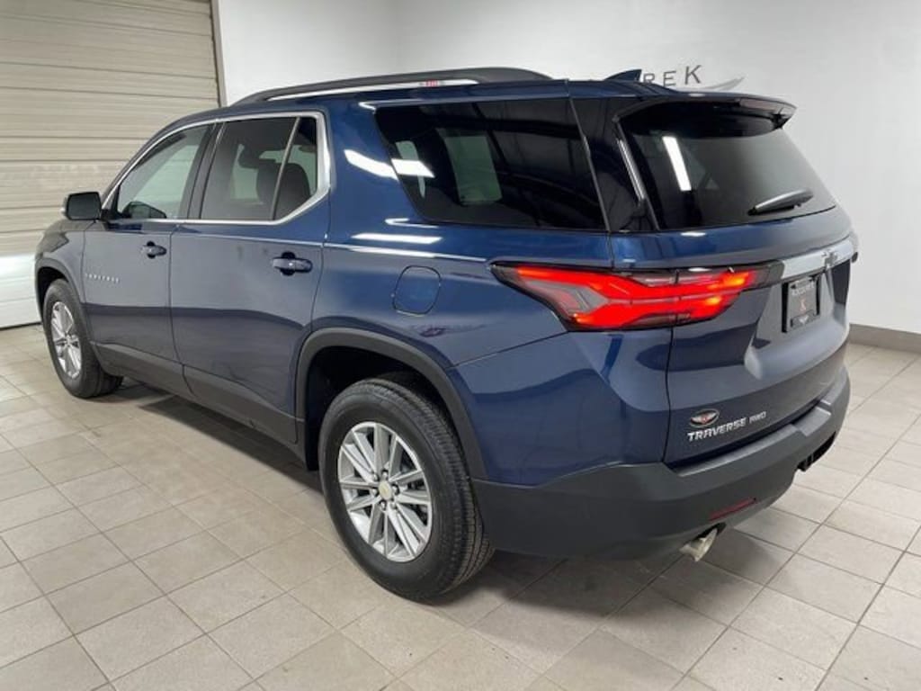 Used 2023 Chevrolet Traverse LT Cloth SUV