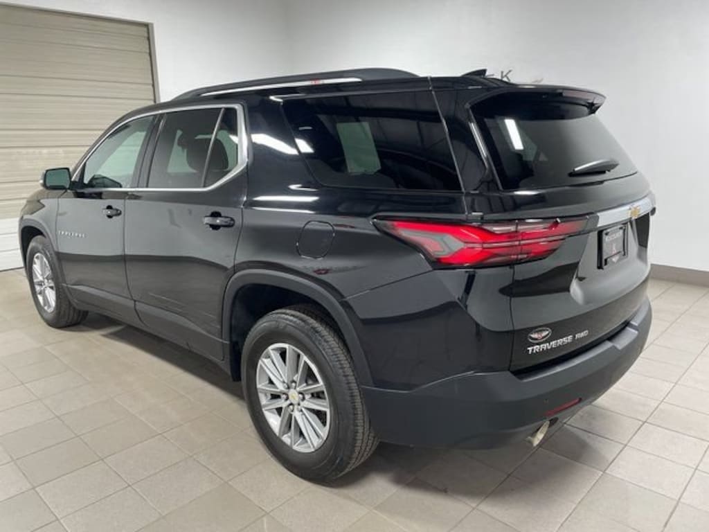 Used 2023 Chevrolet Traverse LT Cloth SUV