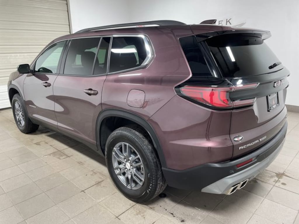 Used 2025 GMC Acadia Elevation SUV