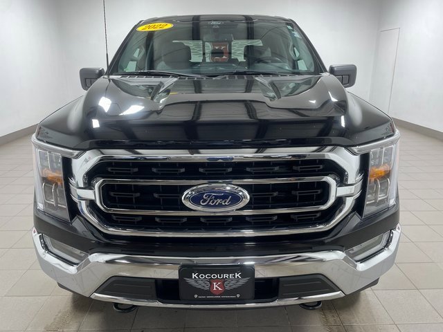 2022 Ford F-150 XL photo 2