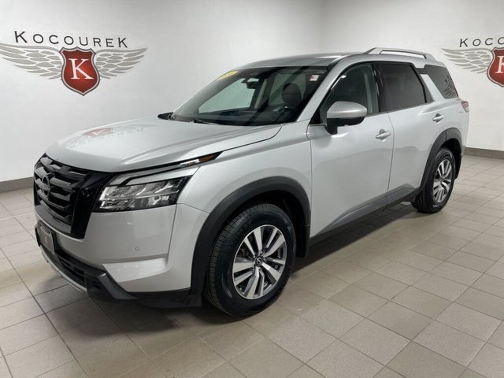 Used 2024 Nissan Pathfinder SL