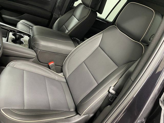 2026 Chevrolet Suburban Premier - Photo 12