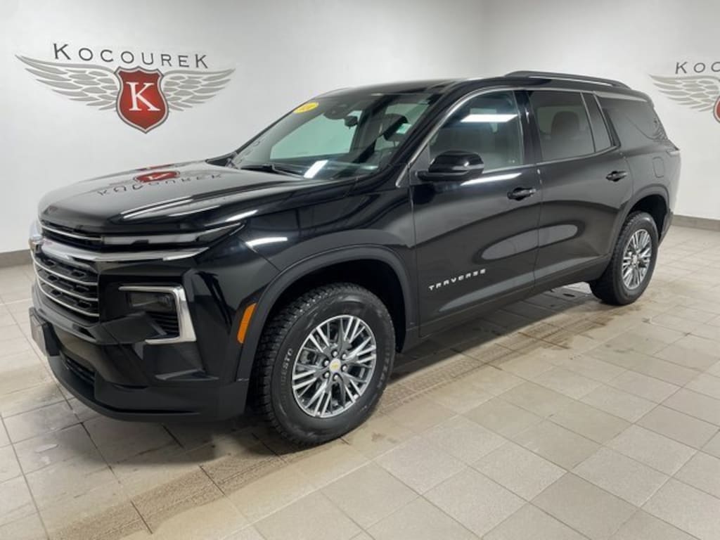 Used 2024 Chevrolet Traverse LT SUV